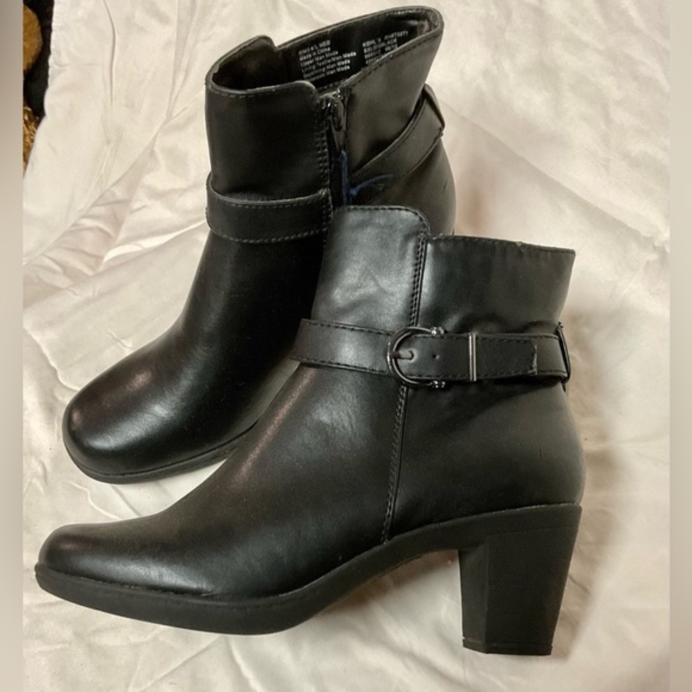 Croft & Barrow Black Sole (Sense) Ability Zip Up Heeled Boots